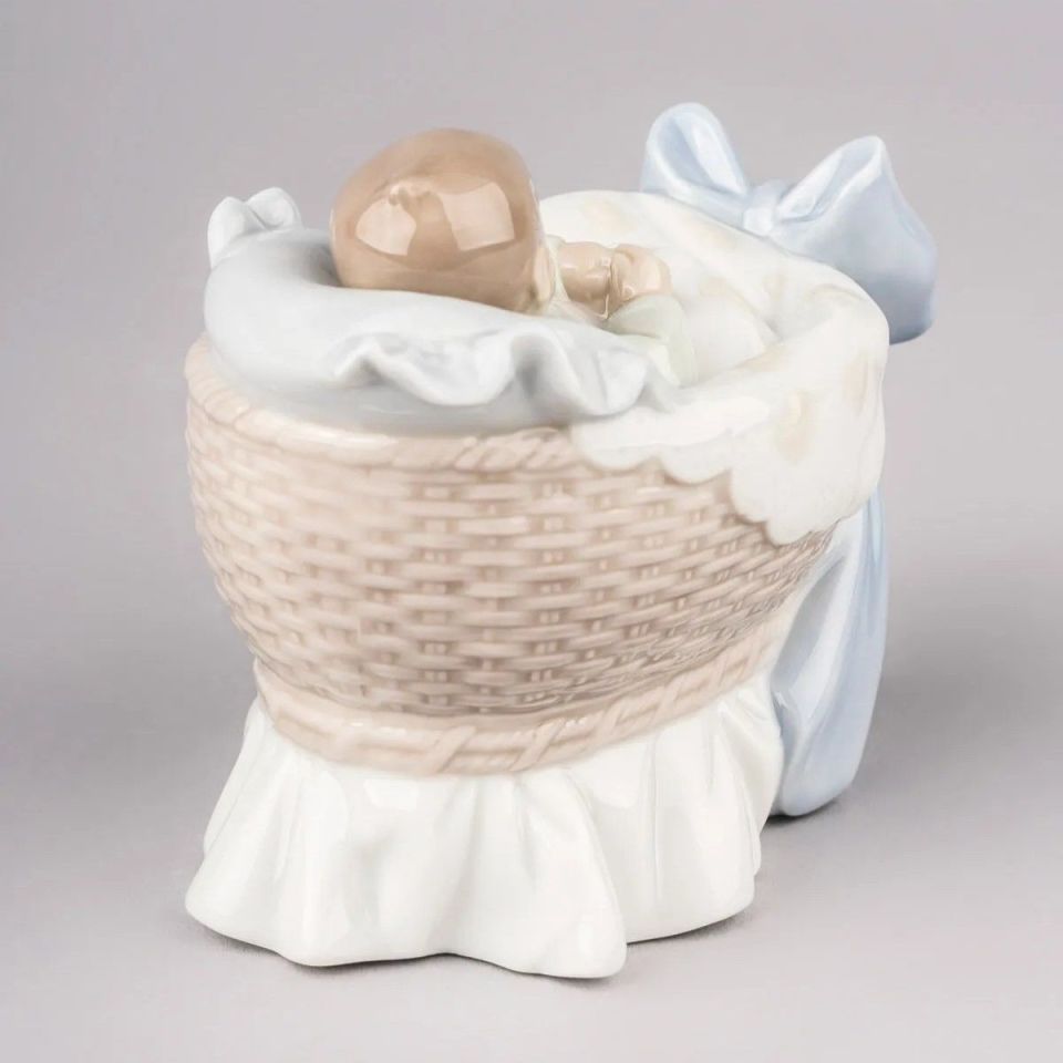 A NEW TREASURE ERKEK FİGÜRÜ