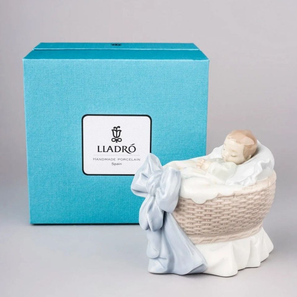 A NEW TREASURE ERKEK FİGÜRÜ