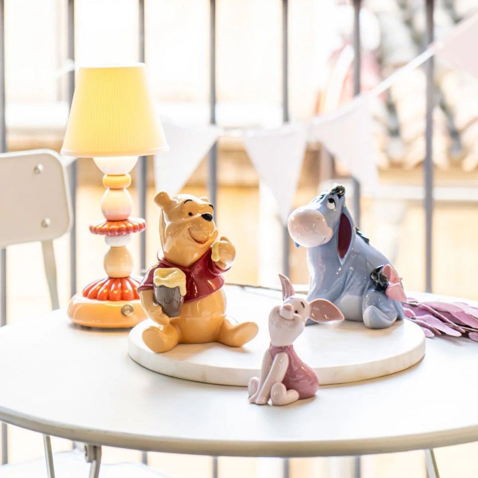 WINNIE THE POOH