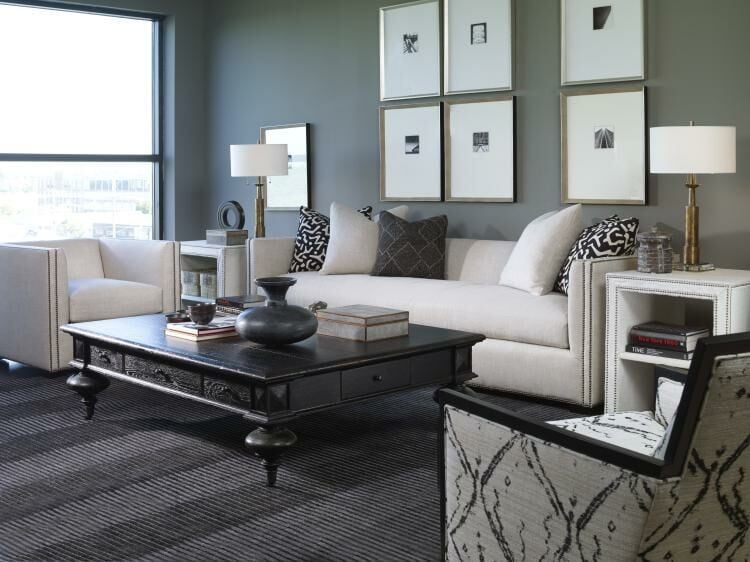 GRAND OAK COCKTAIL TABLE