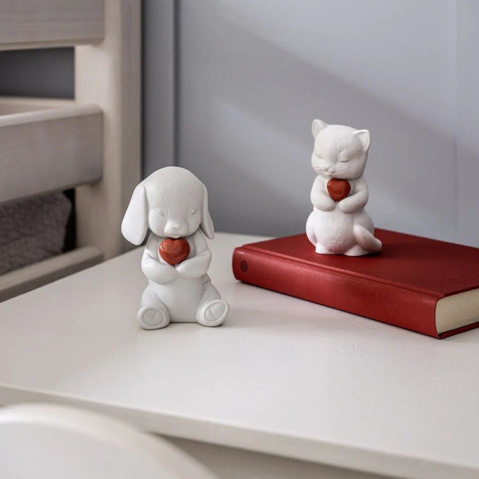 BUDDY – CARING PUPPY FIGURINE