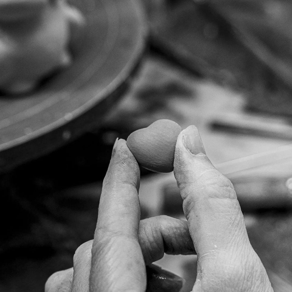 BUDDY – CARING PUPPY FIGURINE