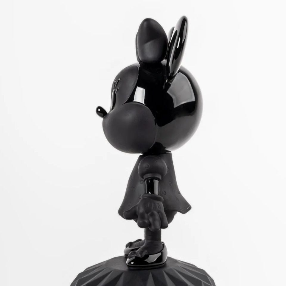 MINNIE TOTAL BLACK SCULPTURE