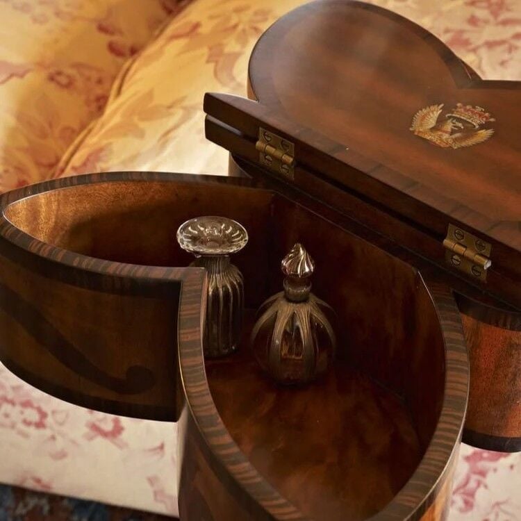 THE BUTTERFLY ACCENT TABLE