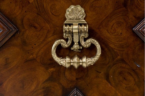 THE WASHINGTON SANDIK DOLAP