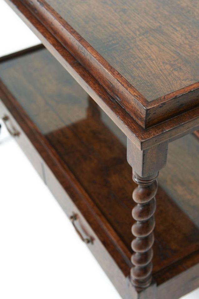 SILAS' SERVİS MASASI