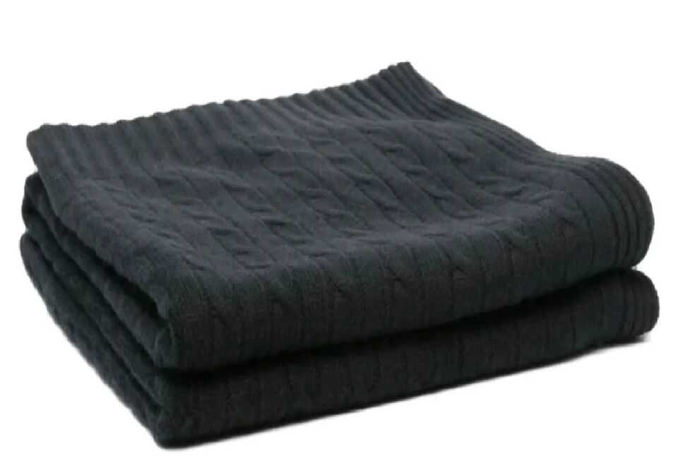 THE ICONIC CABLE CASHMERE THROW BLANKET