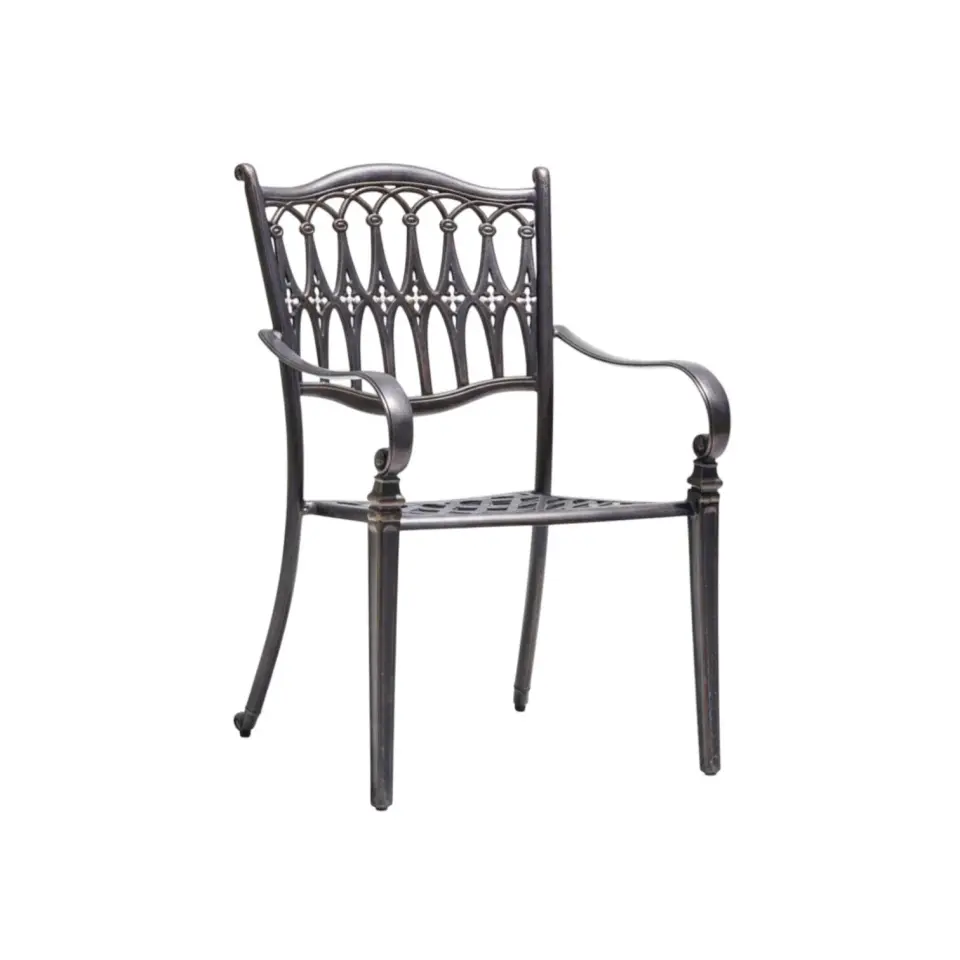CHAIR WITH ARMS