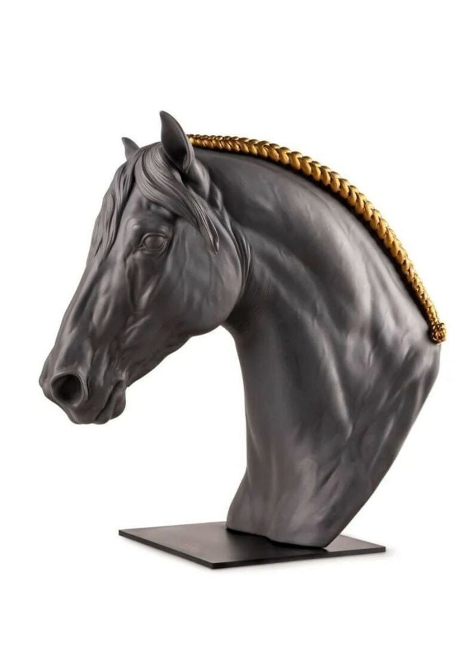 EQUINUS SCULPTURE