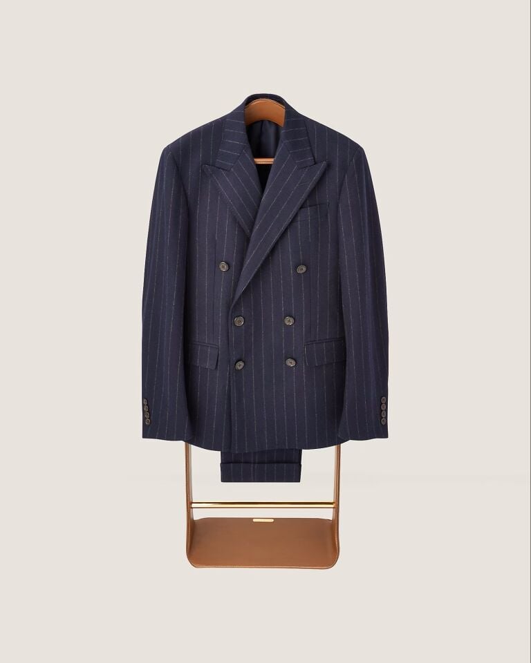 BRENNAN DİLSİZ UŞAK ( ELBİSE ASKILIĞI )