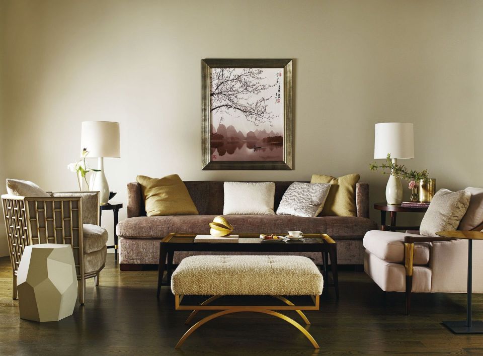 SIGNATURE LOUNGE CHAIR