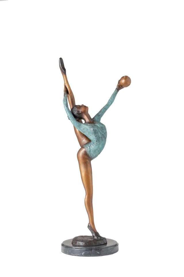 BALLERINA WITH BALL