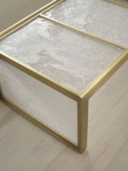 BOUTIQUE COCKTAIL TABLE