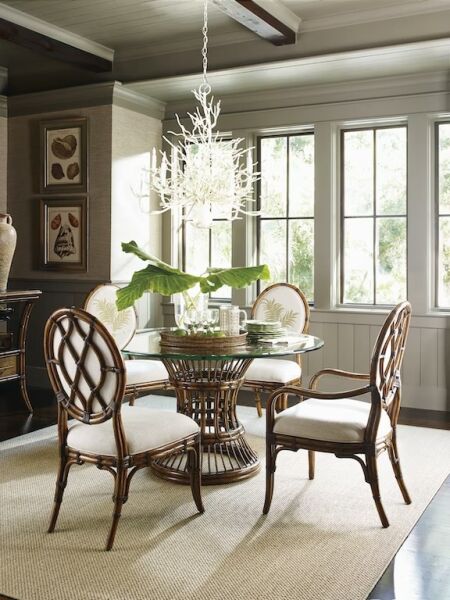 LATITUDE YEMEK MASASI