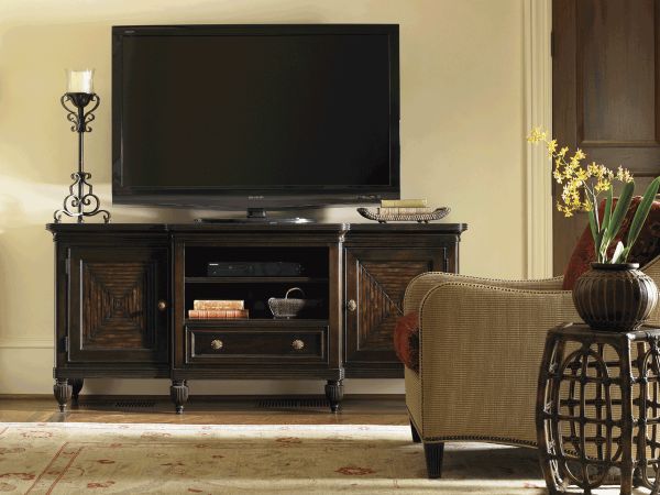 MAUI ENTERTAINMENT CONSOLE