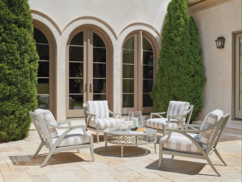 ROUND COCKTAIL TABLE