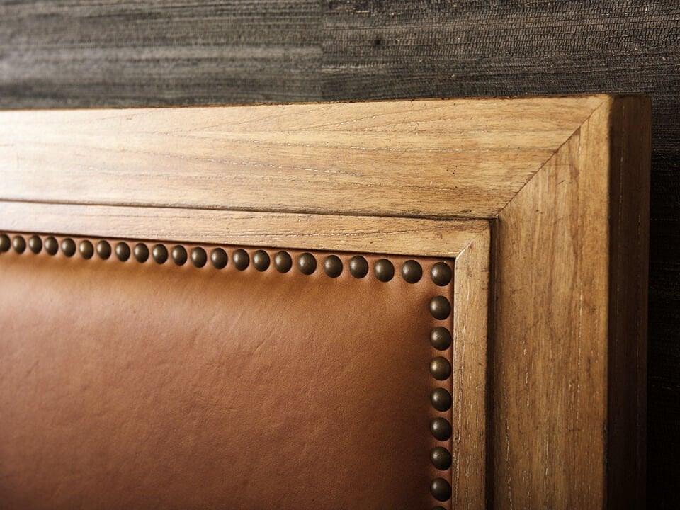 ANTILLES UPHOLSTERED PANEL BED