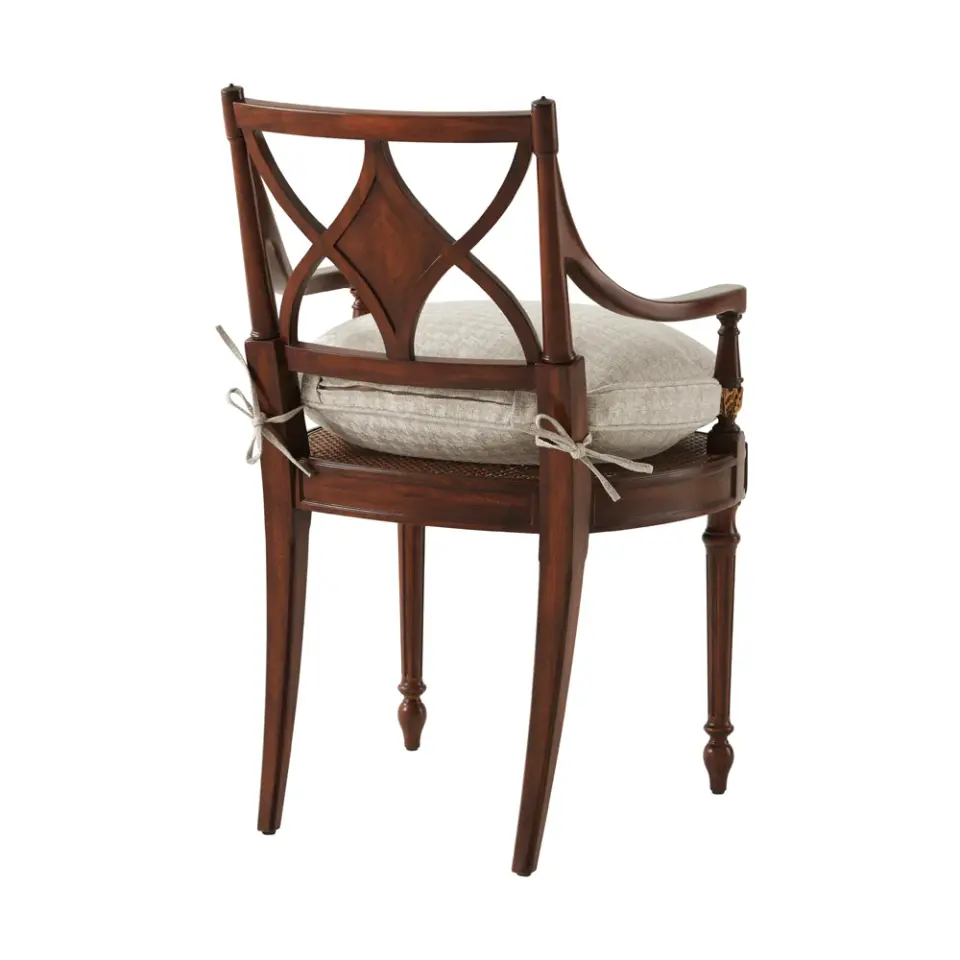 SHERATON’S DAINTY SANDALYE