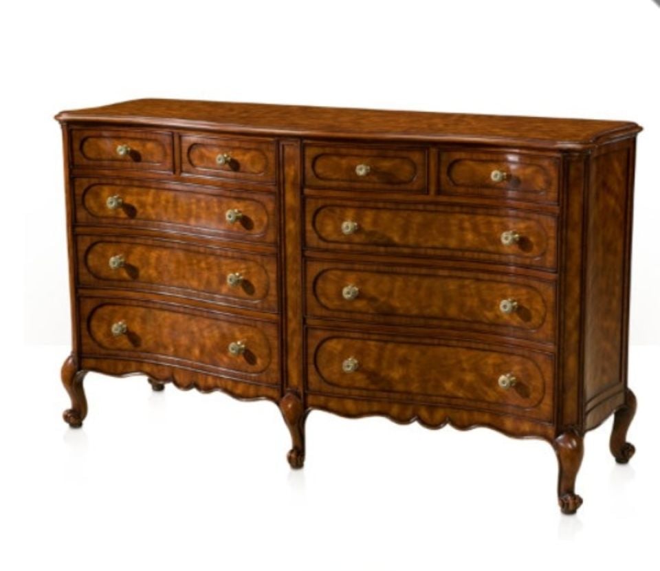 ESTATE DRESSER
